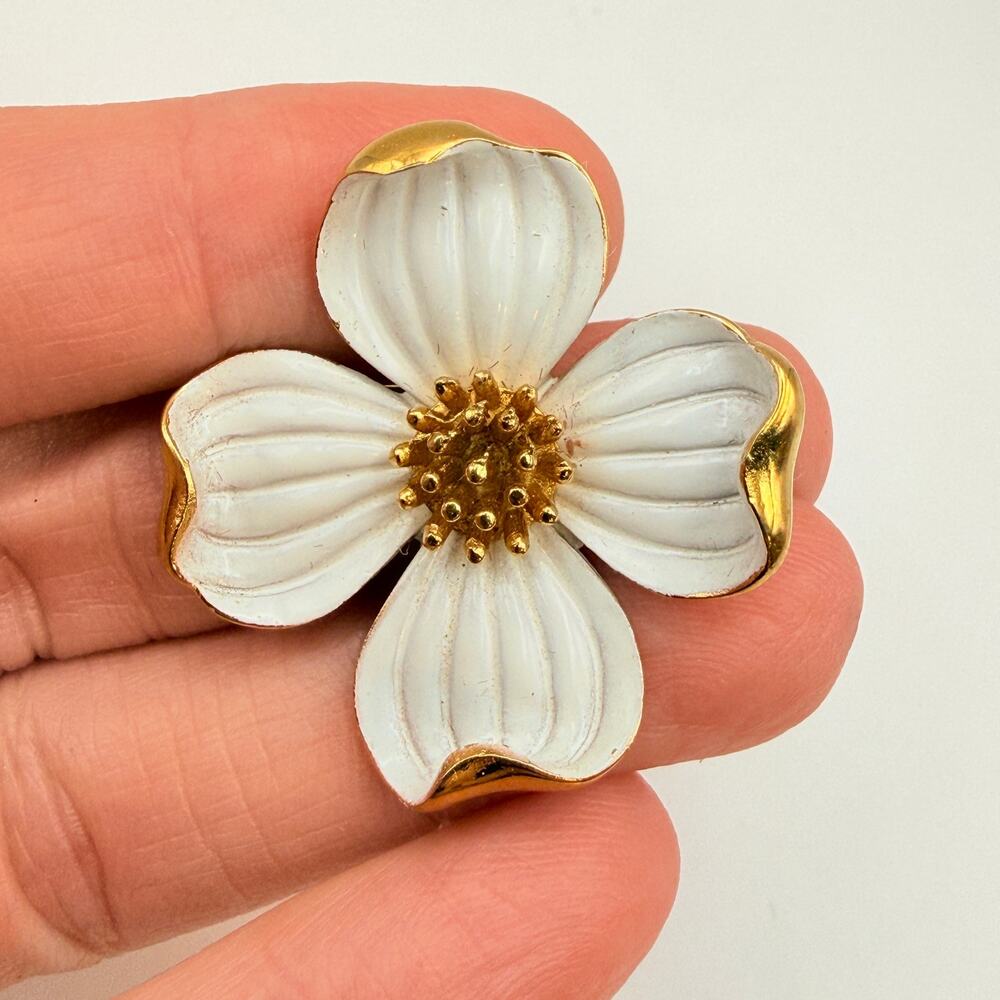 Crown Trifari White Enamel Dogwood Flower Brooch Pin Gold Tone Floral Spring